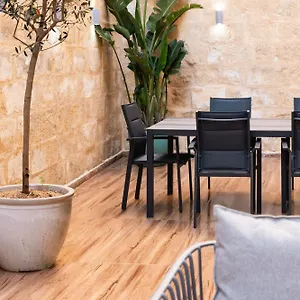  Appartamento Valletta Waterfront Backyard Flat By Arcobnb